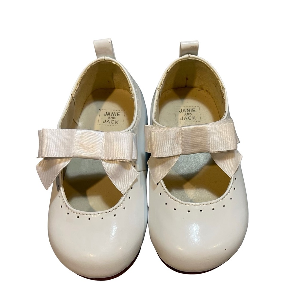 Janie and Jack Ivory Patent Mary Jane with Grosgrain Bows